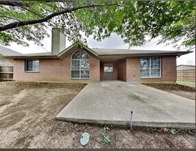 7917 Desert Rose Ct in Arlington, TX - Building Photo - Building Photo