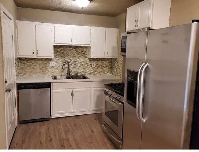 5131 Lyndhurst Dr in Houston, TX - Building Photo - Building Photo