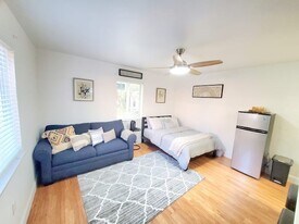 620 NE 140th St, Unit 2