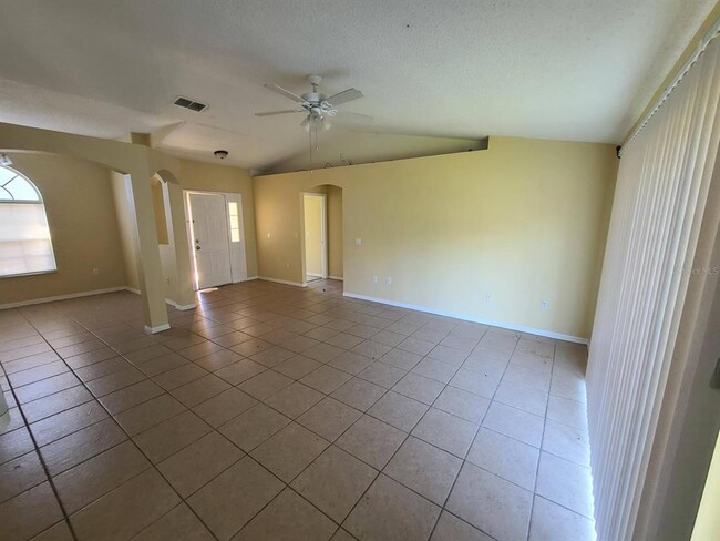 1151 Cambourne Dr in Kissimmee, FL - Building Photo - Building Photo