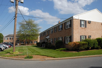 Londonderry Apartments in Palmyra, PA - Building Photo - Building Photo