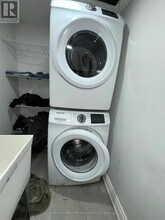 579 Windfields Farm Dr W in Oshawa, ON - Building Photo - Building Photo