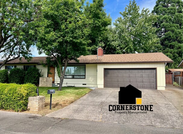 578 N 5th St in Central Point, OR - Foto de edificio