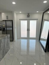1000 NE 179th St in North Miami Beach, FL - Building Photo - Building Photo