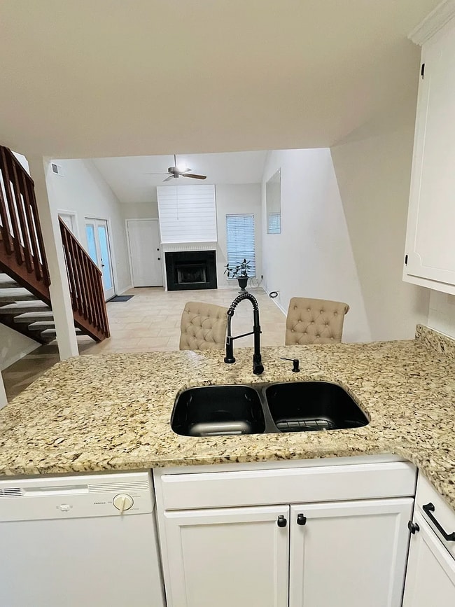 389 Clubhouse Dr in Gulf Shores, AL - Foto de edificio - Building Photo