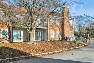 213 Quarter Trail in Newport News, VA - Foto de edificio - Building Photo