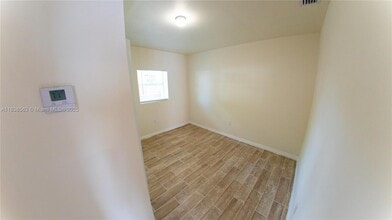 2940 NW 88th St in Miami, FL - Building Photo - Building Photo