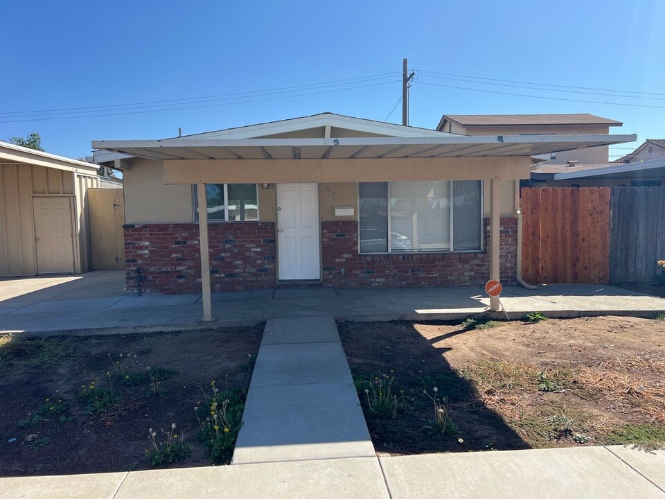 575 Jeffree St in El Cajon, CA - Building Photo