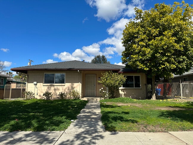 property at 646 W Peralta Way
