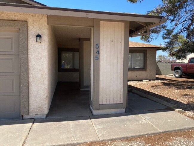 545 Van Dornum Ave in Henderson, NV - Building Photo - Building Photo
