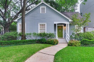 2323 Bartlett St in Houston, TX - Building Photo