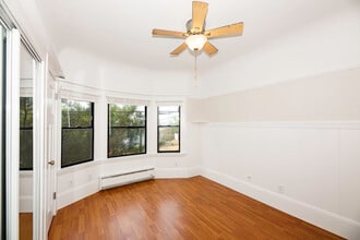 Vue De Lac Apartments in Oakland, CA - Building Photo - Building Photo