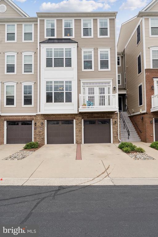 property at 42227 Canary Grass Square