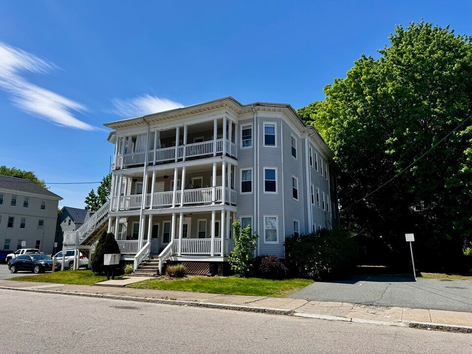 11 John St in Attleboro, MA - Building Photo