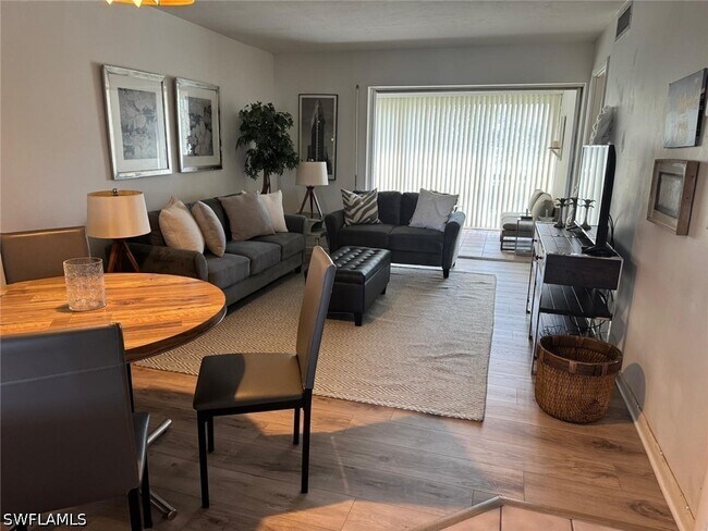 property at 1900 Alamanda Dr