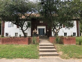 2810 Wills St in Eldorado, IL - Building Photo