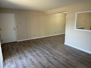 2238 Abbeywood Dr in Lisle, IL - Building Photo - Building Photo