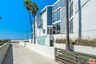 2319 Ocean Front Walk in Los Angeles, CA - Building Photo - Building Photo