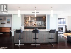 1011 W Cordova St in Vancouver, BC - Building Photo - Building Photo