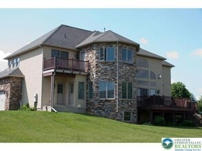 59 Carousel Ln in Easton, PA - Building Photo - Building Photo