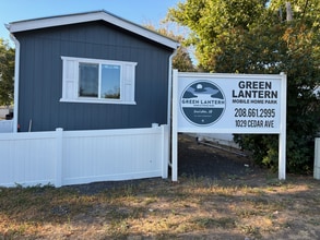 1029 Cedar Ave in Lewiston, ID - Building Photo - Building Photo