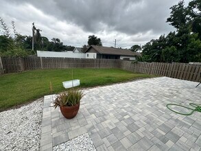 8741 Vamo Rd in Sarasota, FL - Building Photo - Building Photo