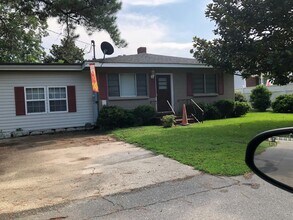 107 Smith St in Four Oaks, NC - Building Photo - Building Photo