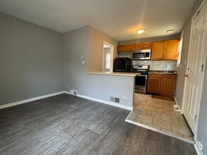 370 Bent St in Elgin, IL - Building Photo - Building Photo