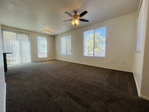 18250 N Cave Creek Rd in Phoenix, AZ - Building Photo - Building Photo
