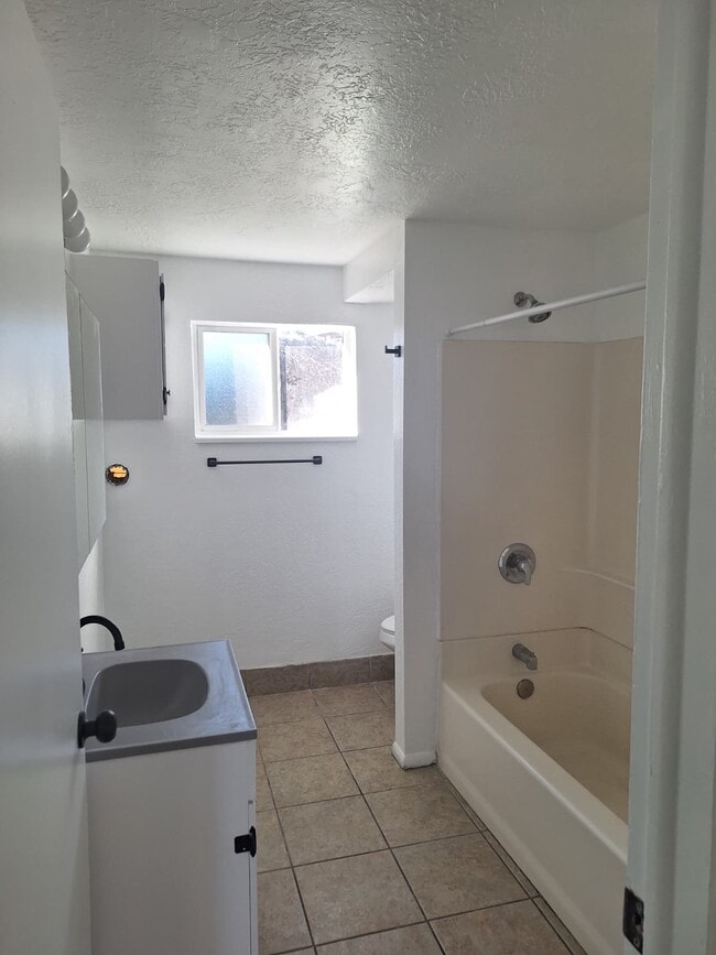 2014 W 4700 S in Roy, UT - Building Photo - Building Photo