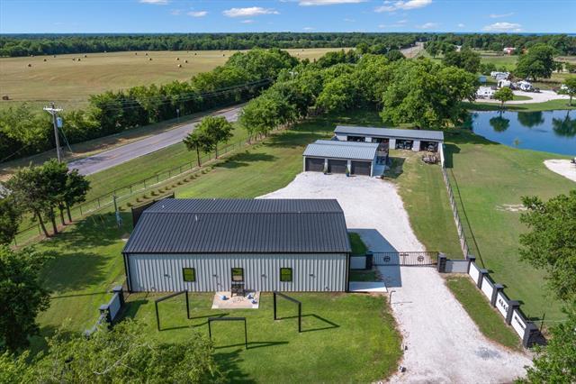 4846 Co Rd 3408 in Lone Oak, TX - Foto de edificio - Building Photo