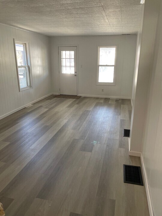 1047 Walnut St in Sunbury, PA - Building Photo
