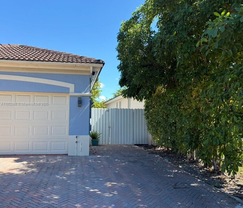 4405 SW 162nd Ct in Miami, FL - Building Photo