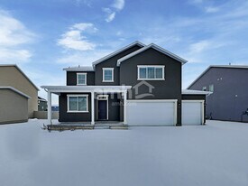 322 N Gibbons Ln in Saratoga Springs, UT - Building Photo