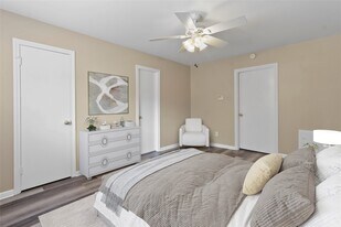 12303 Barryknoll Ln in Houston, TX - Building Photo