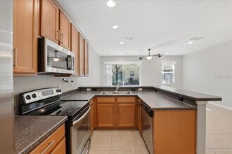 5445 Burnt Acorn Way in Oviedo, FL - Building Photo - Building Photo