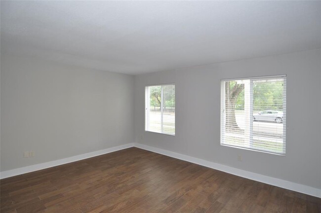 754 Memorial Mews St-Unit -B in Houston, TX - Building Photo - Building Photo