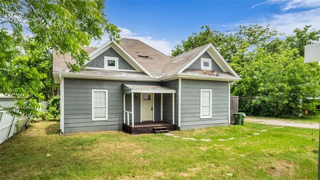 property at 113 E Kosse St