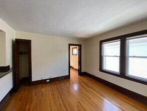 1745 W 31st Pl, Unit 1 in Cleveland, OH - Building Photo - Building Photo