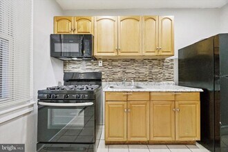 1611 Allengrove St in Philadelphia, PA - Building Photo - Building Photo