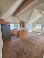 1089 Magua St in South Lake Tahoe, CA - Building Photo