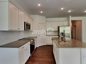 5046 Pebble Bridge Wy in Auburn, GA - Foto de edificio - Building Photo