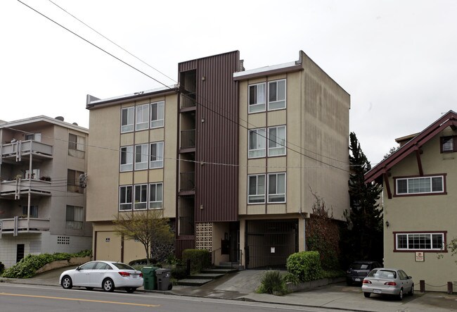 217 Santa Clara Ave in Oakland, CA - Foto de edificio - Building Photo