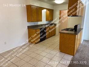 142 Meador Ln in Burleson, TX - Building Photo - Building Photo