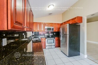 5487 NW 186th St in Miami Gardens, FL - Foto de edificio - Building Photo