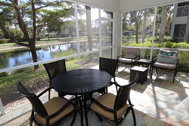 7130 Blue Juniper Ct in Naples, FL - Foto de edificio - Building Photo