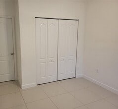 1027 SW 11th Ave in Miami, FL - Building Photo - Building Photo