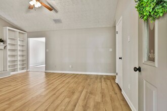 37 Seven Pines Cir in Newnan, GA - Building Photo - Building Photo