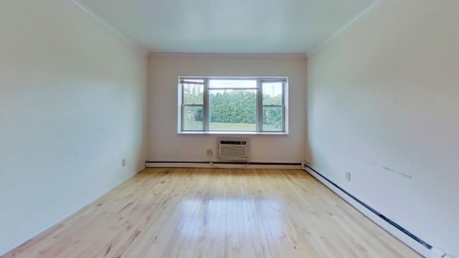 2030 N Oakland Ave