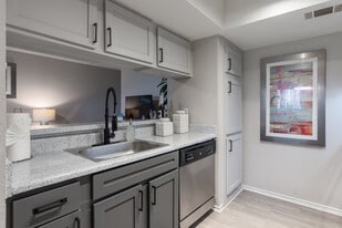 Post Oak Place in Euless, TX - Building Photo